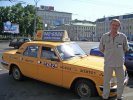 Chauffeur et son taxi - Таксист и его такси. Photo M.Accadbled
